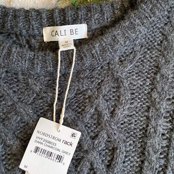 NWT Gray Sweater - Picture 4 of 6